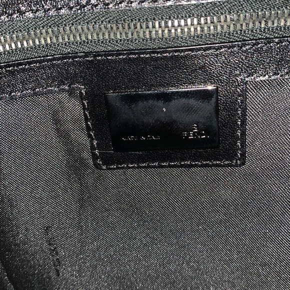 A black Fendi tote bag - Picture 10 of 10